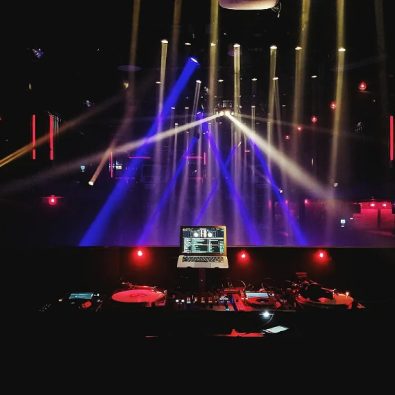 Como eventos de treinamento técnico impulsionam o desenvolvimento profissional no Brasil